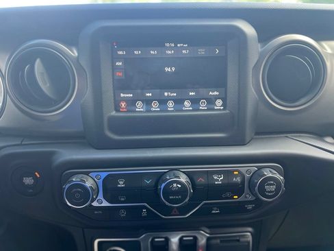 Used 2023 Jeep Wrangler Sport AWD/4WD image 13