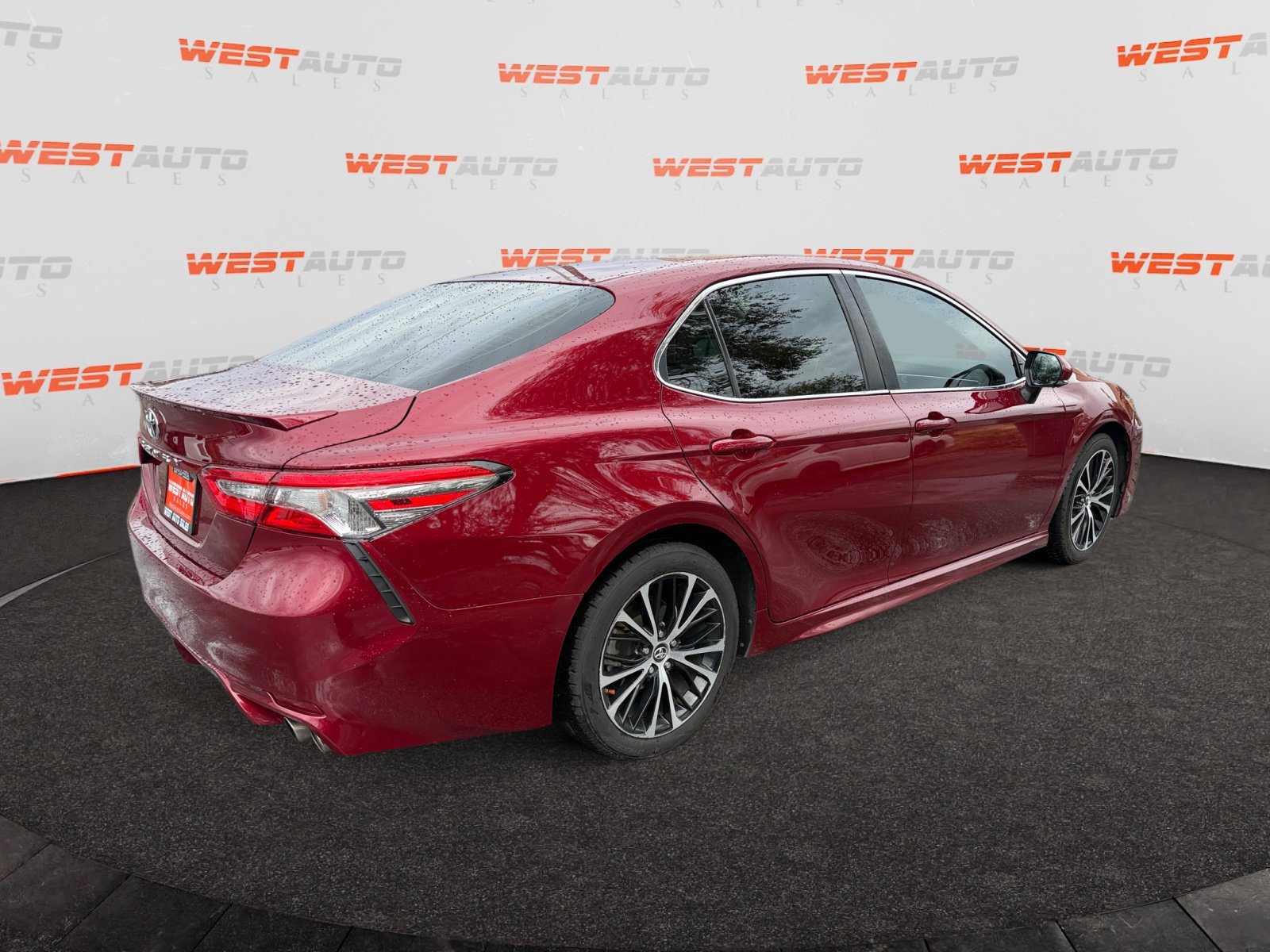 Used 2018 Toyota Camry SE w/ Moonroof Package FWD image 5
