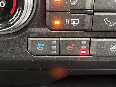 Used 2018 Ford F150 Platinum w/ Equipment Group 701A Luxury image 36