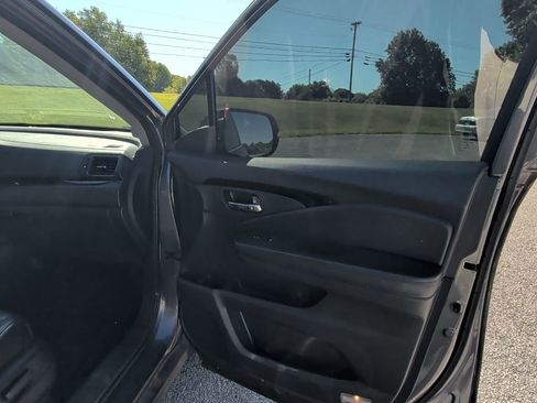 Used 2016 Honda Pilot Touring image 11