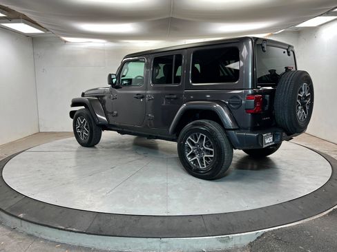 Certified 2025 Jeep Wrangler Sahara image 3