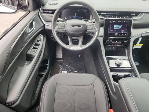 New 2026 Jeep Grand Cherokee Laredo AWD/4WD image 7