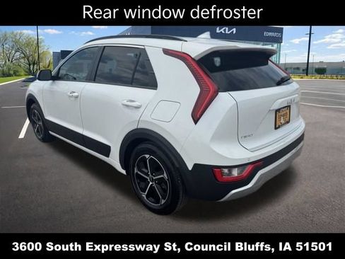 Used 2023 Kia Niro EX FWD image 10