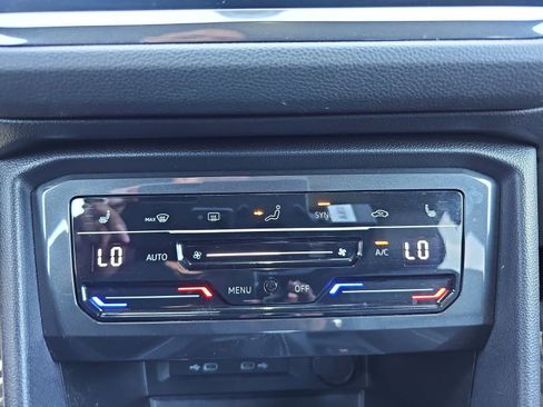 Certified 2023 Volkswagen Tiguan SE R-Line FWD image 24
