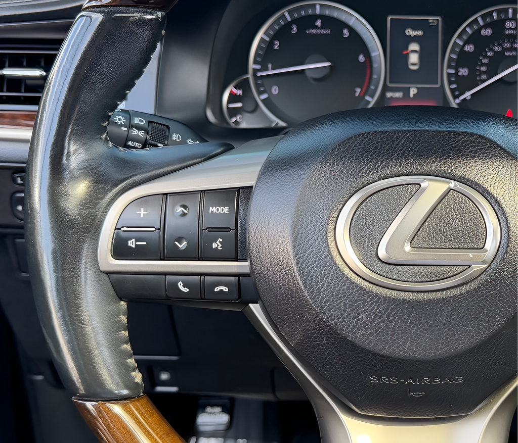 Used 2016 Lexus ES 350 w/ Navigation System Package FWD image 38
