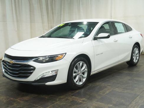 Used 2024 Chevrolet Malibu LT FWD image 2