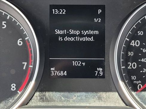 Used 2019 Volkswagen Golf 4-Door FWD image 11