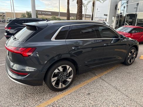 Used 2021 Audi e-tron Prestige w/ Prestige Package AWD/4WD image 4