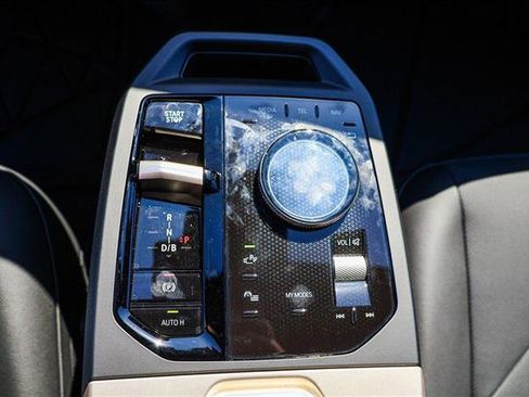 Used 2026 BMW iX xDrive60 w/ Premium Package image 19