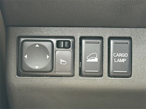 Used 2020 Nissan Frontier PRO-4X w/ Pro-4x Utility Package image 31