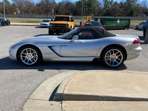 Used 2003 Dodge Viper SRT-10 image 4