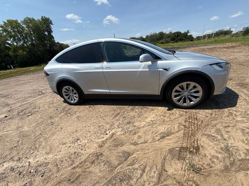 Used 2016 Tesla Model X 75D AWD/4WD image 19