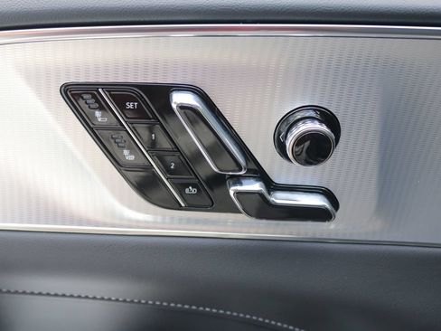 Certified 2024 Cadillac Lyriq Tech RWD image 11