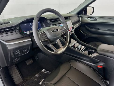 New 2026 Jeep Grand Cherokee L Limited w/ Luxury Tech Group II AWD/4WD image 9