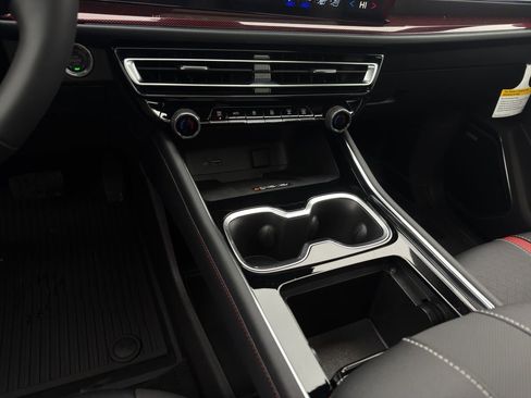 New 2026 Chevrolet Traverse RS w/ LPO, Floor Liner Package FWD image 15