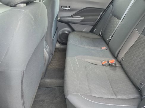 Used 2024 Nissan Kicks SV image 10