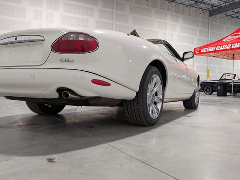 Used 2003 Jaguar XK8 Convertible image 16
