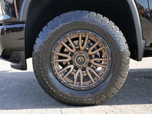 Used 2022 Chevrolet Silverado 2500 High Country w/ Z71 Off-Road Package image 7