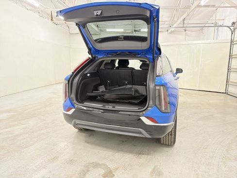 New 2026 Cadillac Optiq Luxury 1 image 27