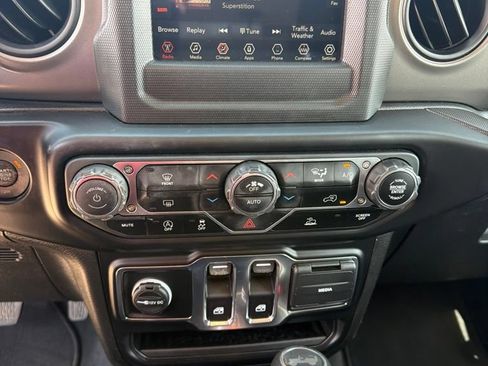 Used 2022 Jeep Wrangler Sport AWD/4WD image 9