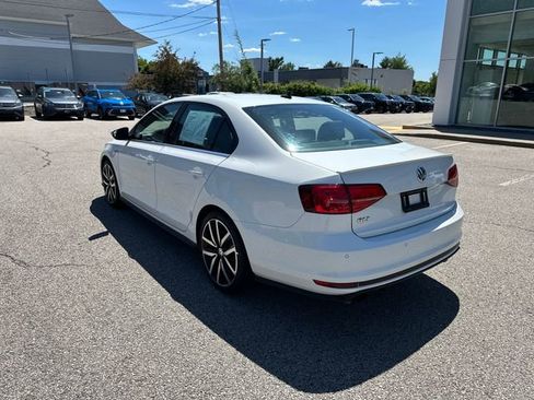 Used 2018 Volkswagen Jetta GLI FWD image 5