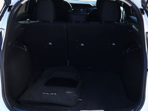 Used 2023 Nissan Kicks SR image 23