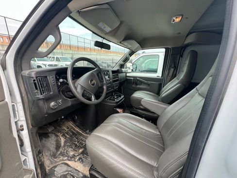 Used 2025 Chevrolet Express 2500 Extended w/ Driver Convenience Package RWD image 5