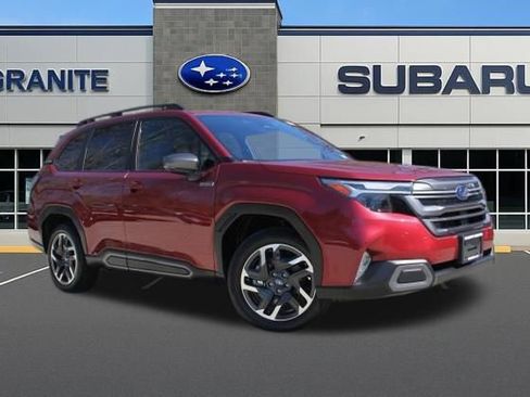 Used 2025 Subaru Forester Limited AWD/4WD image 3
