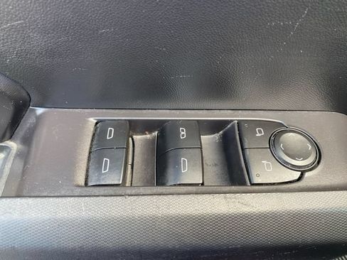 Used 2023 Chevrolet Colorado LT w/ LT Convenience Package II AWD/4WD image 17