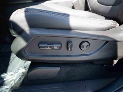 Used 2025 Honda Pilot TrailSport image 12