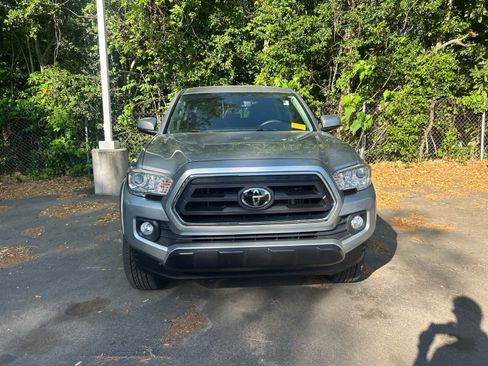 Used 2023 Toyota Tacoma SR5 w/ Technology Package image 2