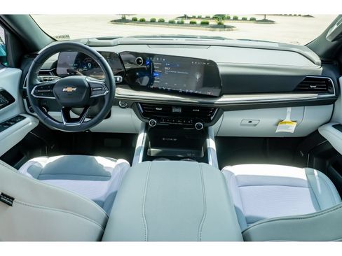 Used 2025 Chevrolet Tahoe Premier AWD/4WD image 21