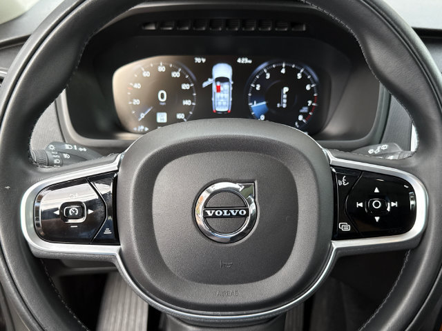 Used 2021 Volvo XC90 T6 Momentum w/ Climate Package AWD/4WD image 11