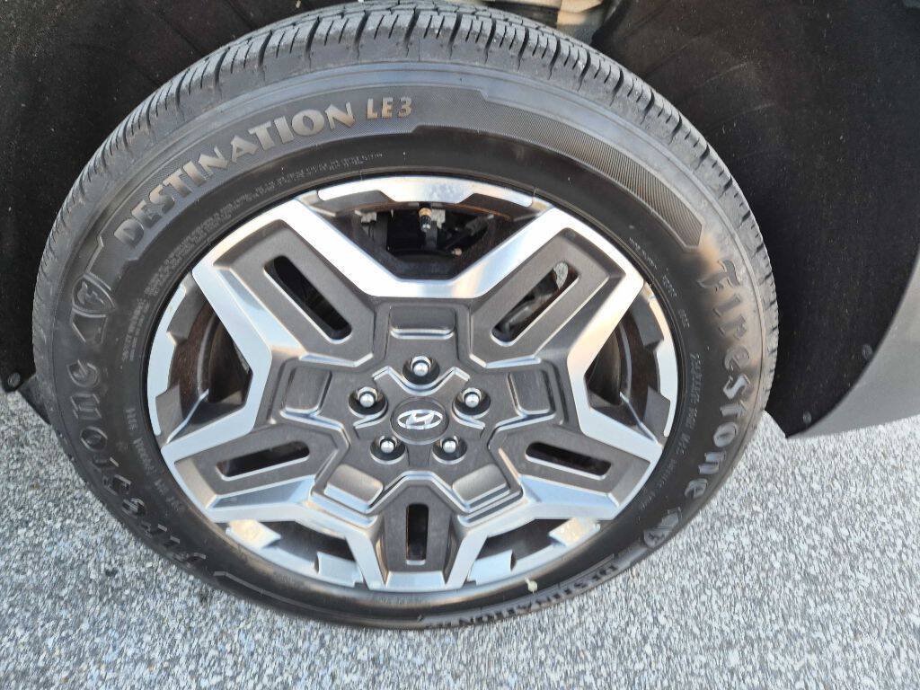 Used 2023 Hyundai Santa Fe Limited AWD/4WD image 17