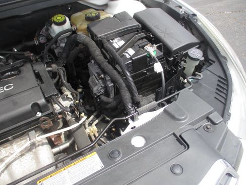 Used 2013 Chevrolet Cruze LS FWD image 17