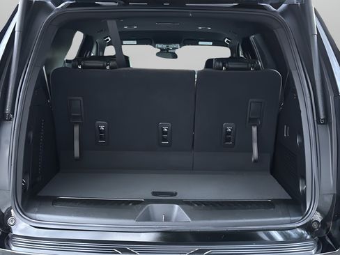 Used 2023 Chevrolet Tahoe LT image 8