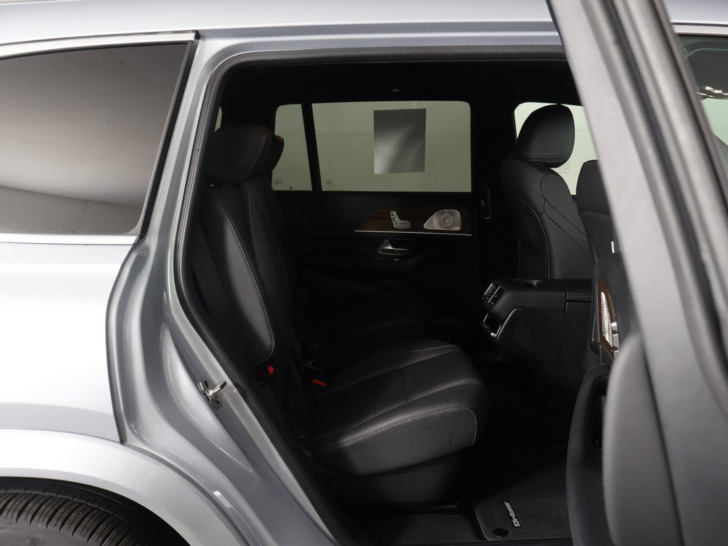 Used 2025 Mercedes-Benz GLS 450 4MATIC w/ AMG Line Exterior image 38