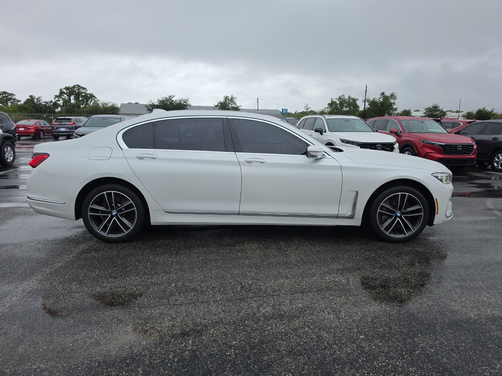 Used 2021 BMW 750i xDrive AWD/4WD image 2