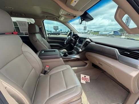 Used 2019 Chevrolet Tahoe LT w/ Luxury Package AWD/4WD image 16