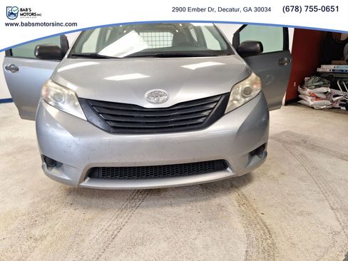 Used 2017 Toyota Sienna L FWD image 14