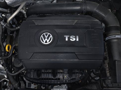 Used 2015 Volkswagen Beetle 1.8T Classic FWD image 30