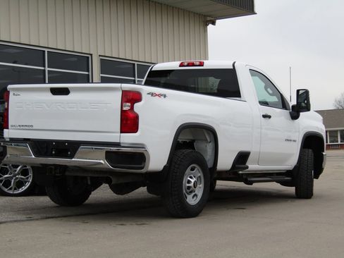 Used 2025 Chevrolet Silverado 2500 W/T w/ WT Convenience Package image 3