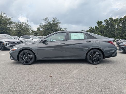 New 2026 Hyundai Elantra SEL Sport FWD image 7