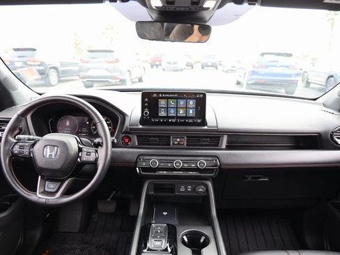 Certified 2025 Honda Pilot TrailSport image 12