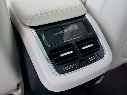 New 2026 Volvo XC60 B5 Ultra w/ Climate Package PRO image 26