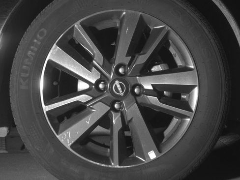 Used 2025 Nissan Versa SV image 13