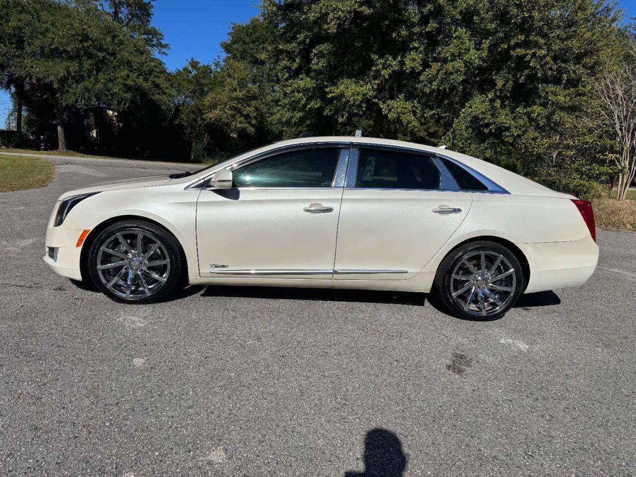 Used 2013 Cadillac XTS Platinum w/ Driver Assist Package AWD/4WD image 3