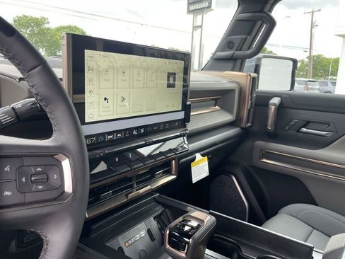 New 2025 GMC Hummer EV 3X AWD/4WD image 13