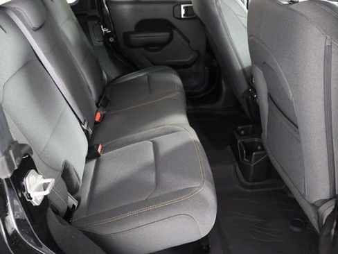 Used 2025 Jeep Wrangler Willys image 21