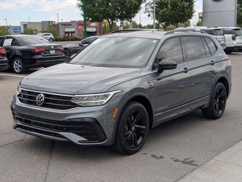 Used 2023 Volkswagen Tiguan SE R-Line AWD/4WD image 11